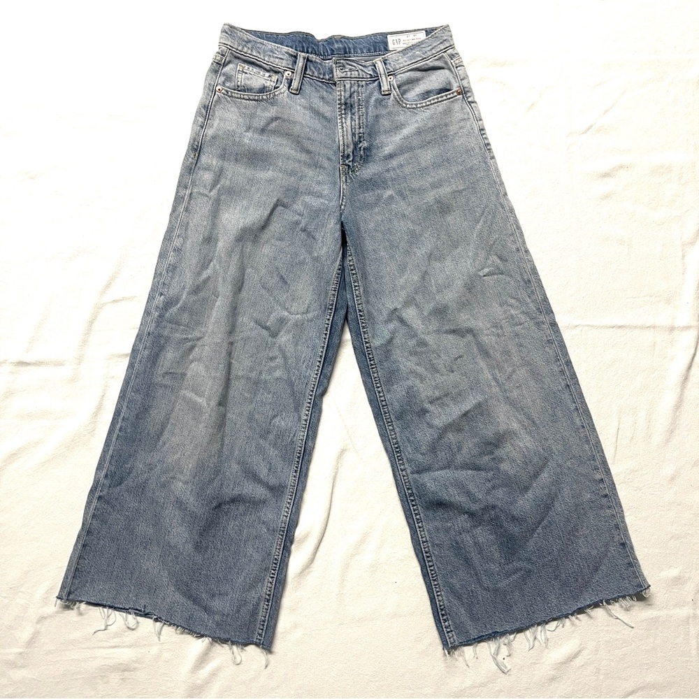 GAP Baggy Mid Rise Wide Leg Cropped Jeans Raw Hem Size 27 / 4R